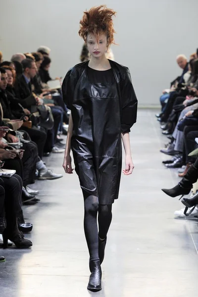 Look 27